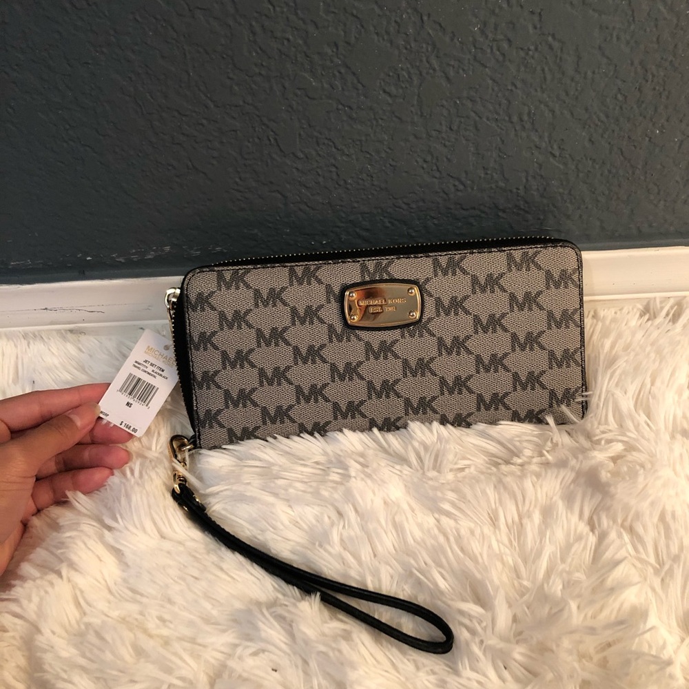 Michael Kors Long Wallet